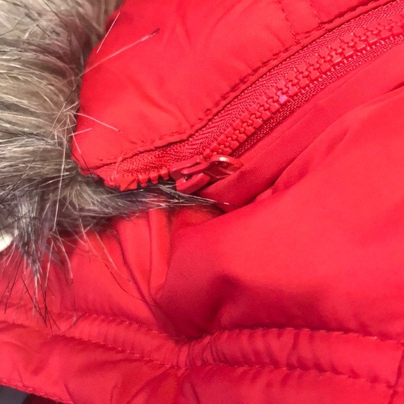 Maurice’s Red Puffer Vest with Hood sz M NWOT - Picture 9 of 10